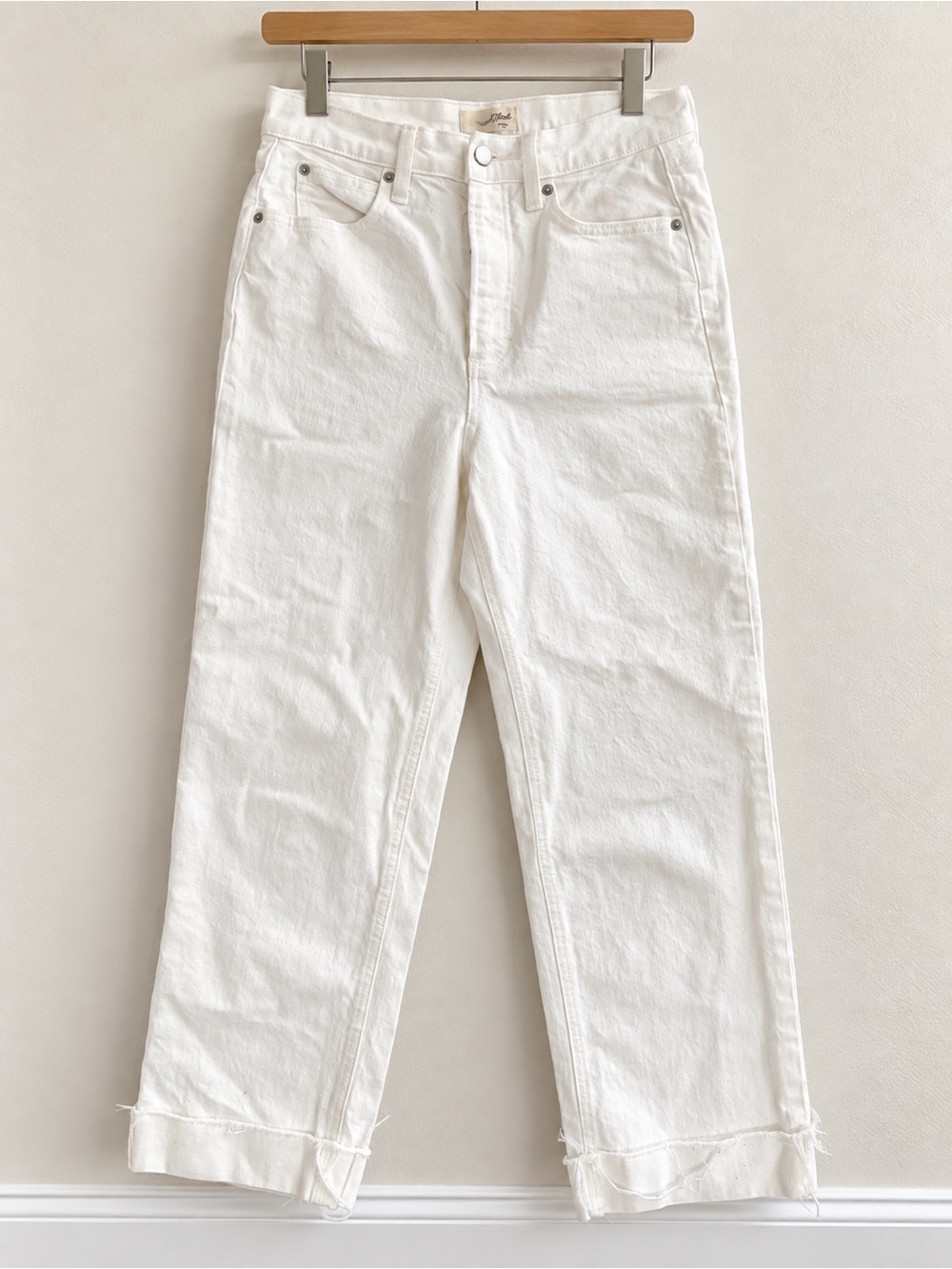 Universal Thread White Straight-Leg High-Rise Jeans